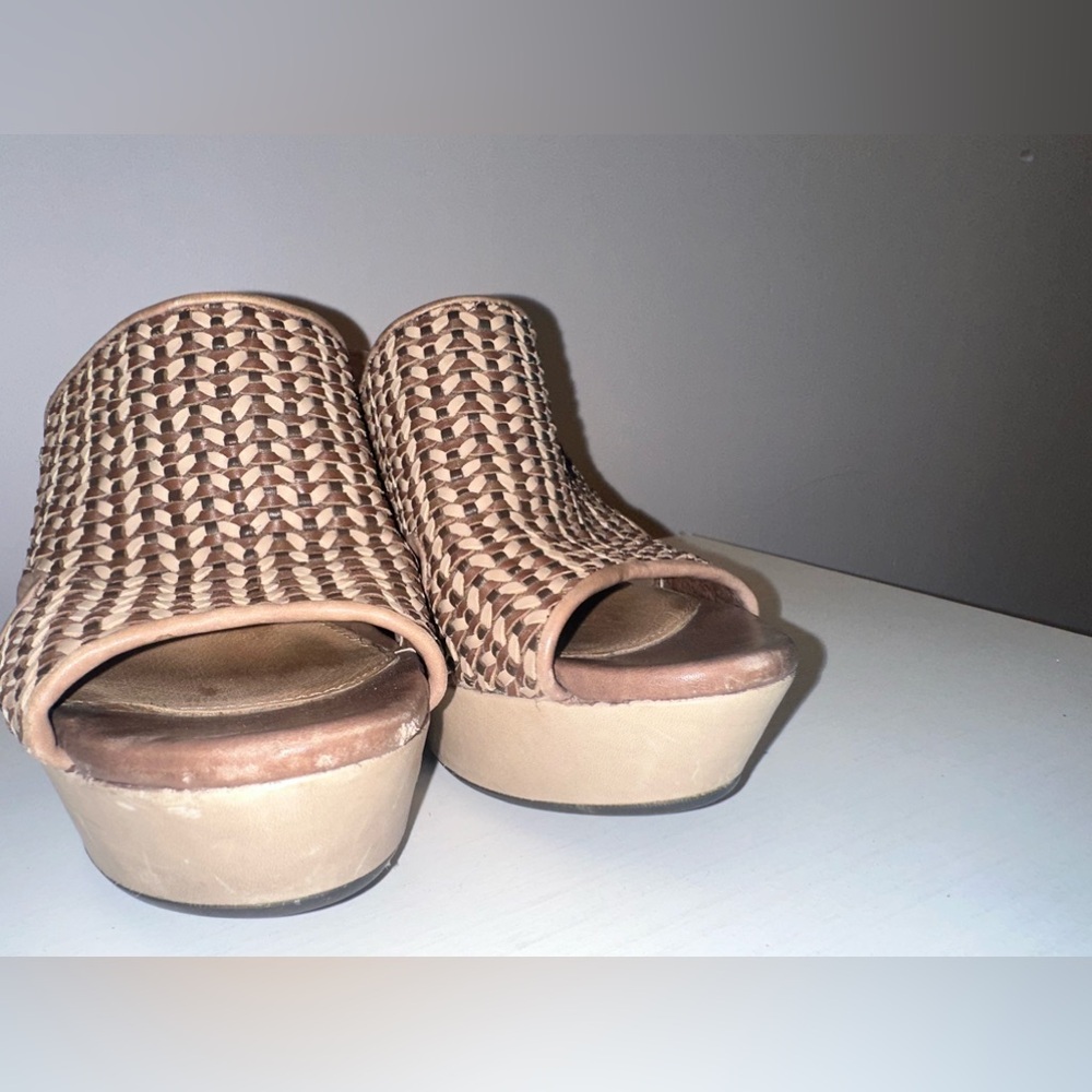 Ugg 1002926 Doha Women's Brown Leather Wedge Platform Woven Sandals Size USA 9.5